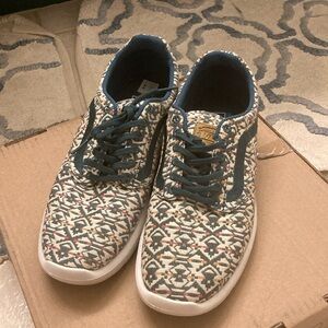 Vans Unisex Multicolor Patterned Athletic Shoes